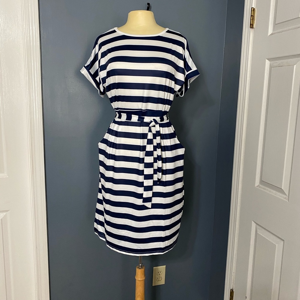 ❤️Cute Blue and White Striped Dress